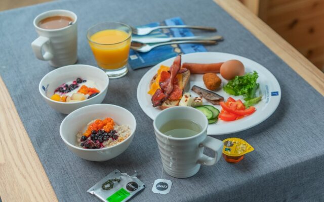 Star Arctic Hotel & Activities