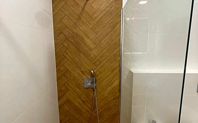 Route 7 Rooms