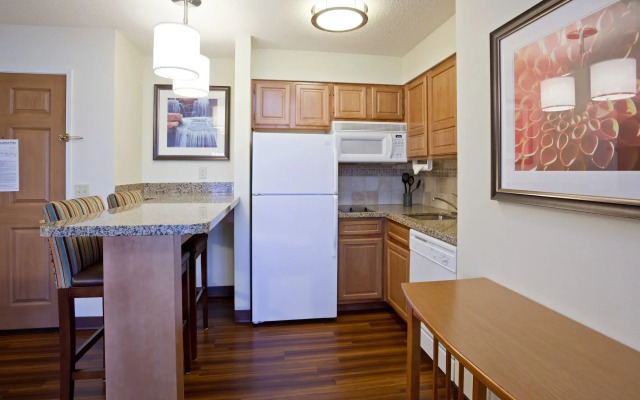 Candlewood Suites Eagan Arpt South - Mall Area by IHG
