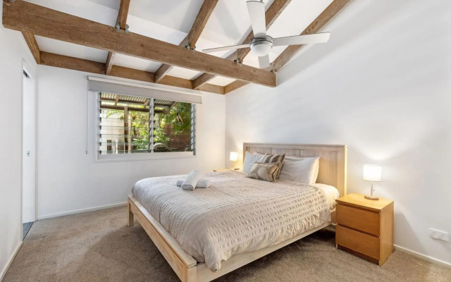 7 Depper Cosy Beach House in Central Sunshine Beach