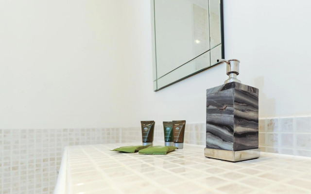 Hunters Wharf River View by Select SA