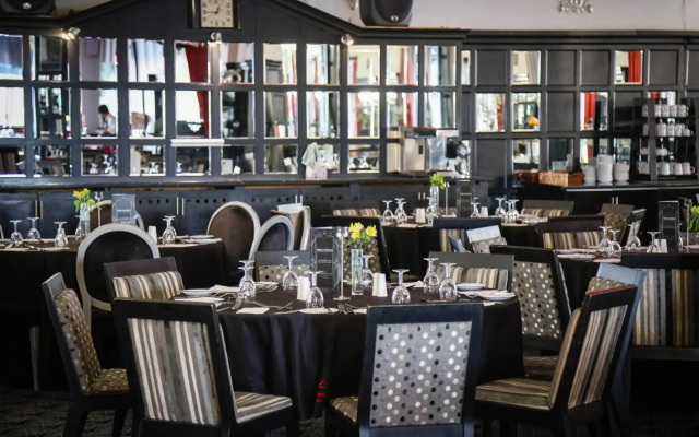 The Cumberland Hotel - OCEANA COLLECTION