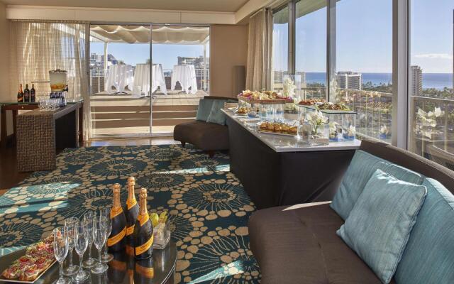 DoubleTree by Hilton Hotel Alana - Waikiki Beach