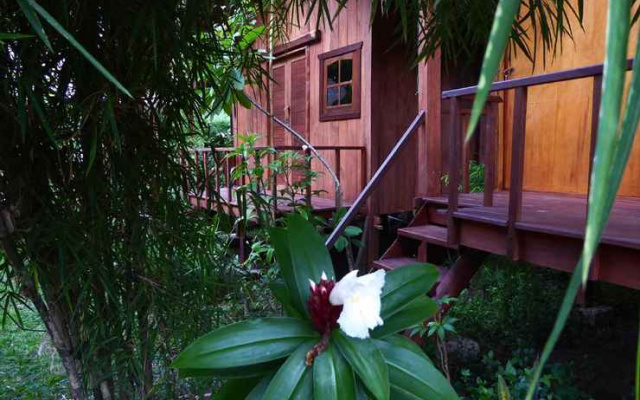 Shibui Garden Bungalows and Restaurant
