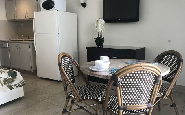 Crystal Beach Motor Inn