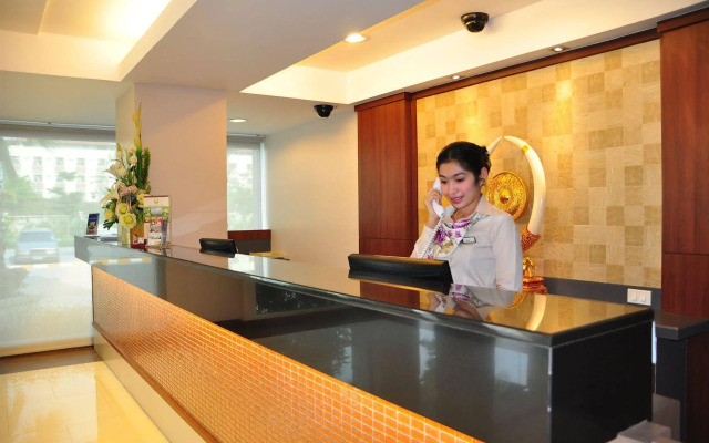 Avion Hotel