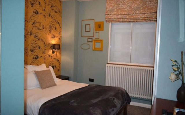 The Fitzrovia Belle Hotel