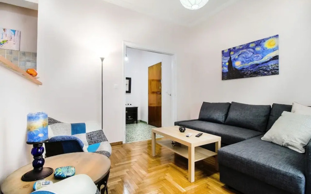 Elegant and renovated flat in Dafni
