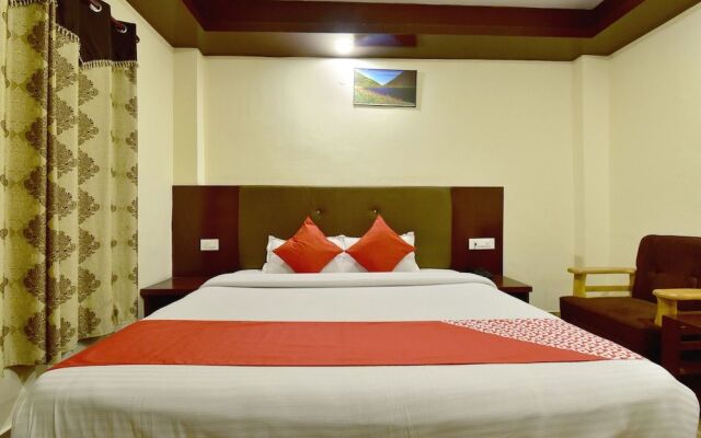 OYO 19498 Hotel Tridev