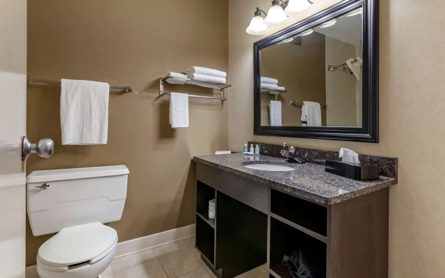 Quality Inn & Suites Escanaba North