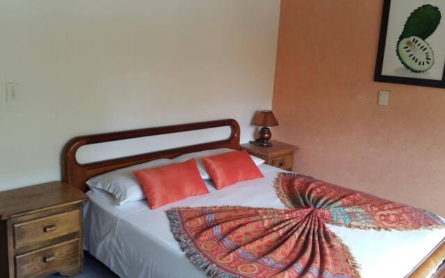 Hotel La Casa Amarela