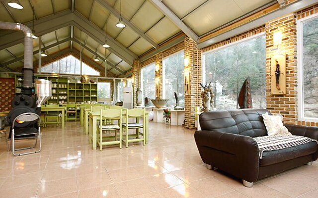 Gapyeong Moonlight View Pension