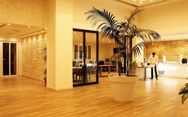 Mraguen Hotel