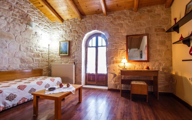 The Vivian - Luxury Stone Villa