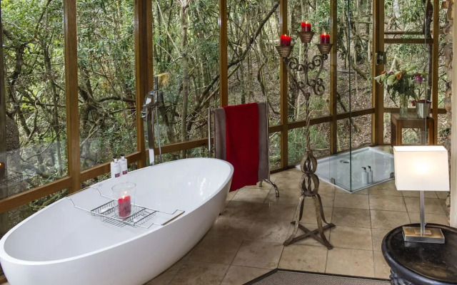Trogon House and Forest spa