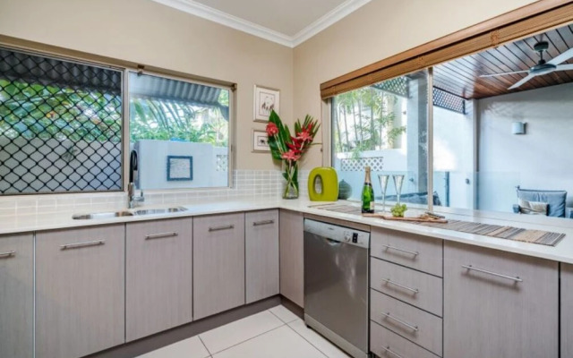 Resort Living with Private Pool sleeps 8