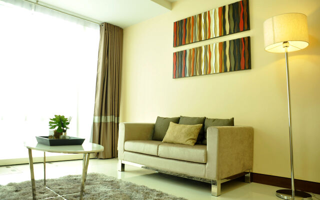 CSuites at Two Central Residences