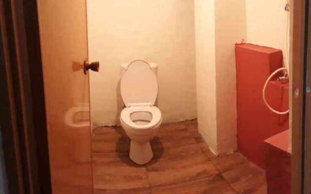 Hotel Studio Yobel (Menerima Tamu Umum & Pasangan Suami Istri)