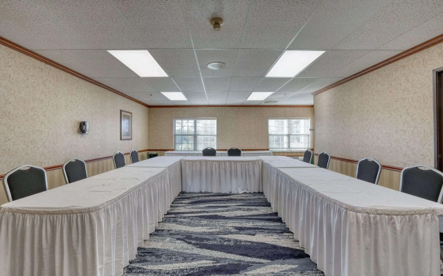Comfort Suites Appleton Airport
