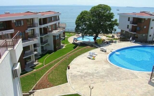 GT Messambria Fort Beach Apartments