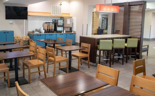 Country Inn & Suites by Radisson, Wilmington, NC