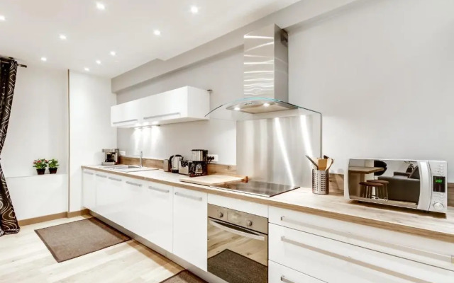 Just Renovated 138m2 On The Seine