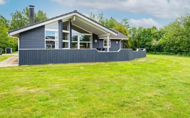 6 Person Holiday Home in Hemmet-by Traum