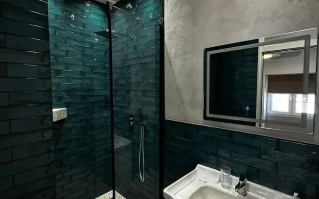 Warm Corner Studio Central Comfort