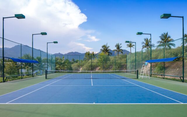 Cam Ranh Riviera Beach Resort & Spa