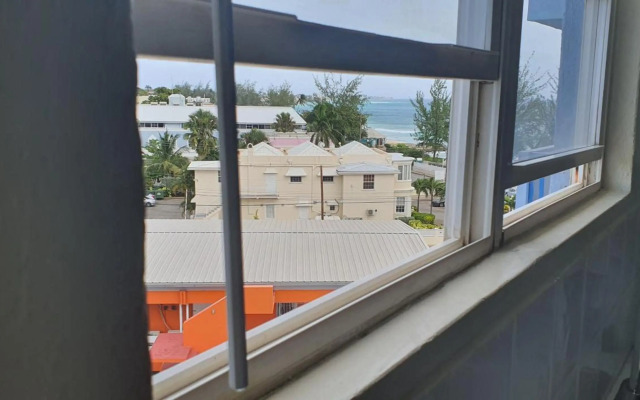 Hastings Towers 4D - Studio Apt Opp Beach