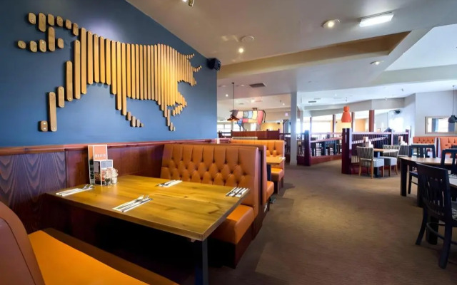 Premier Inn Livingston (M8/J3)