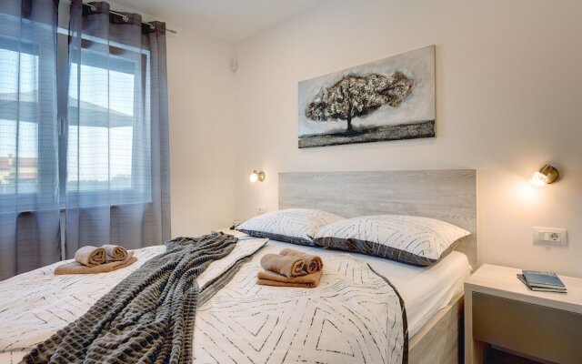 Villa in Kanfanar With Swimming Pool