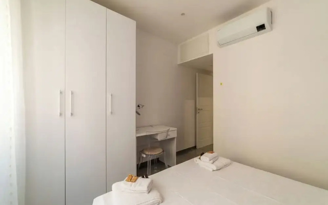 JOIVY Delightful 3-bed Flat with Balcony