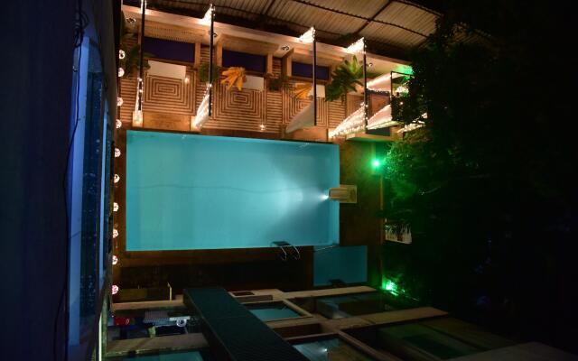 16 Degrees North, Candolim
