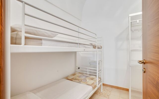 Tiny House 21 Bright Aparment