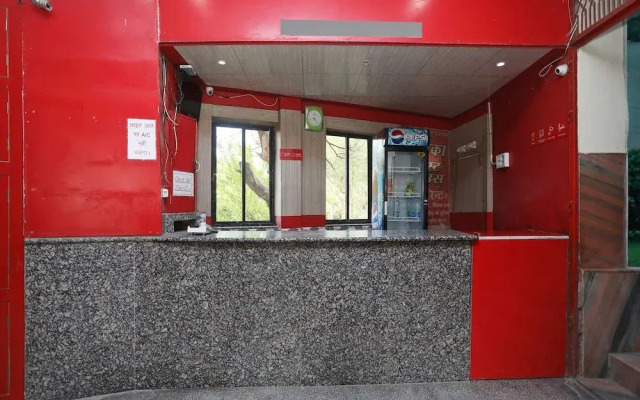 OYO 14639 Darshika Guest House