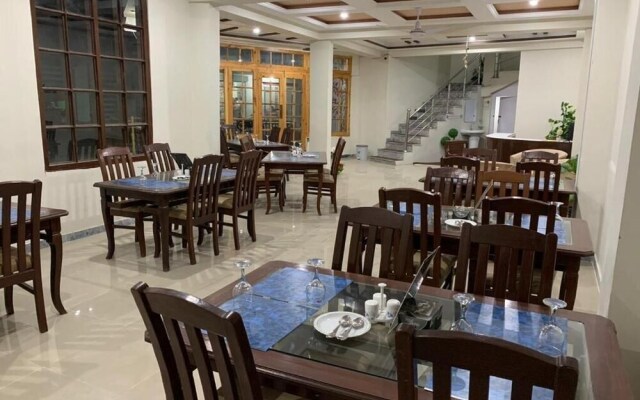 Alpha Hotel & Restaurant