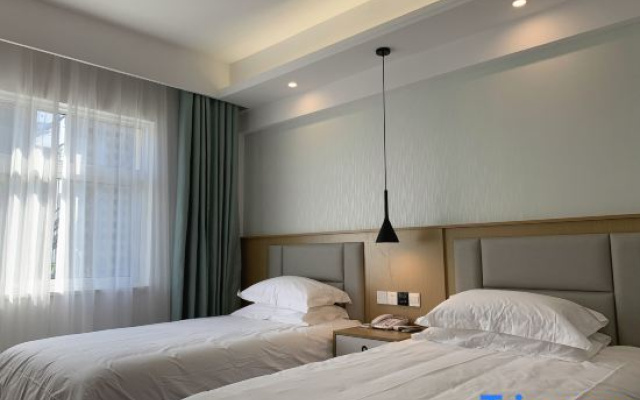 Rujia Huayi Hotel (Bozhou Municipal Government Branch)