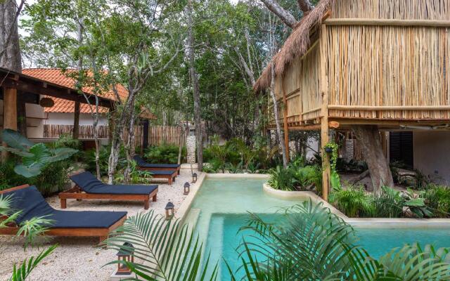 Mayur Tulum