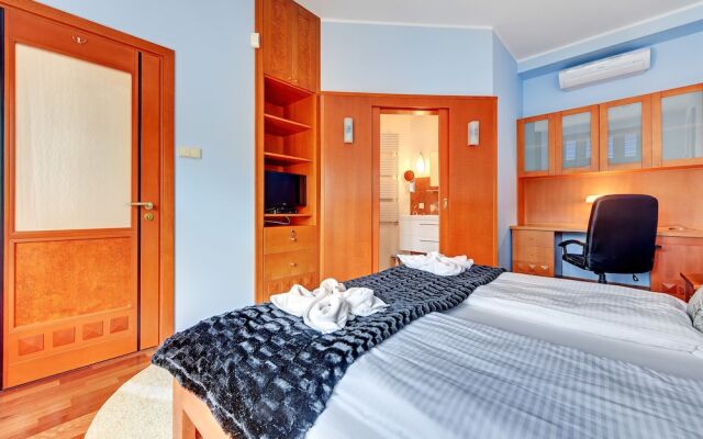 Royal Apartments Dream