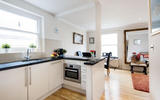 The South Kensington Courtfield Loft - ALR