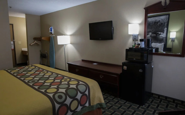 Super 8 Canton IL