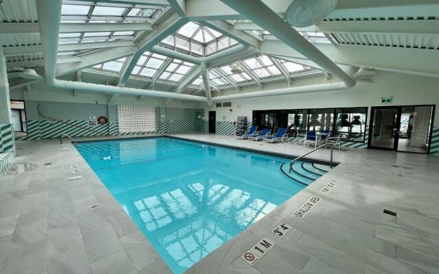 Holiday Inn Toronto Airport East by IHG