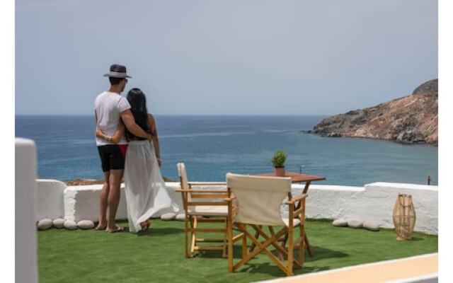 Avgerinos Deluxe Rooms