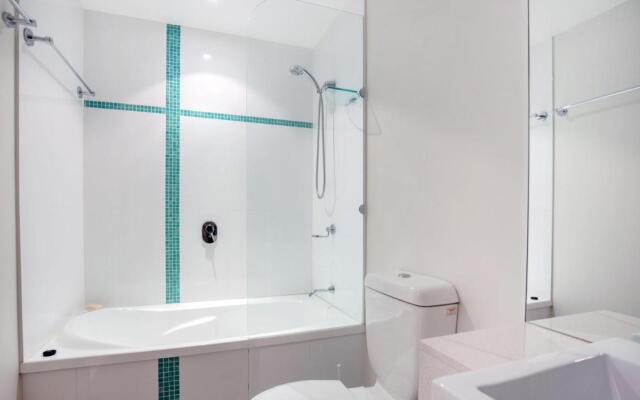 Silvershore Apartments on the Broadwater