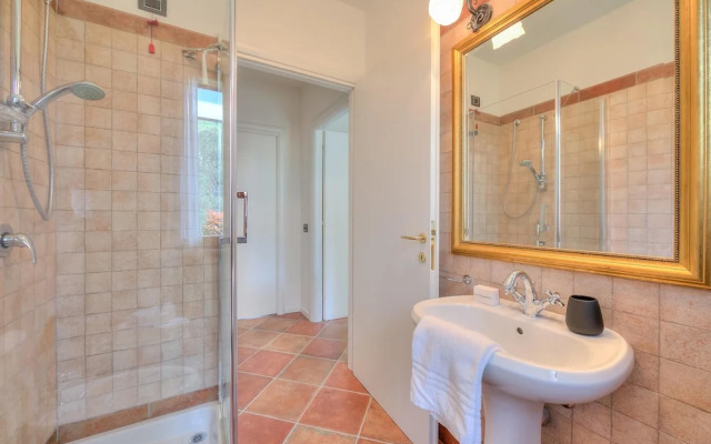 Borgo Belvedere Apartment With Lake View