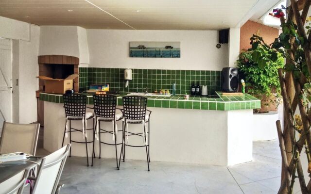 Villa With 5 Bedrooms in Saint-germain-d'esteuil, With Private Pool, E