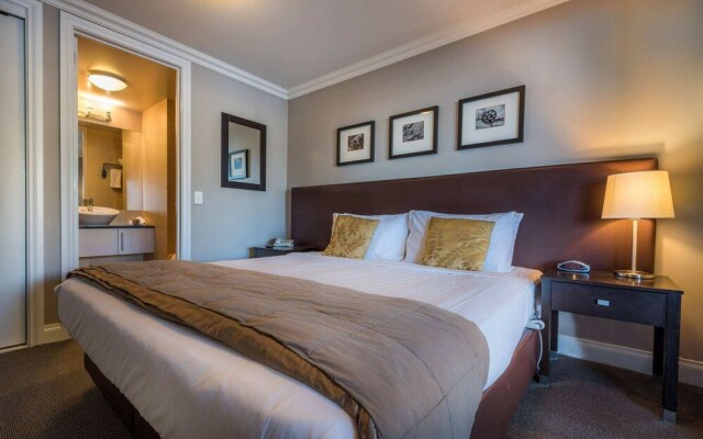 Absolute Lakefront Living 2 Bedroom