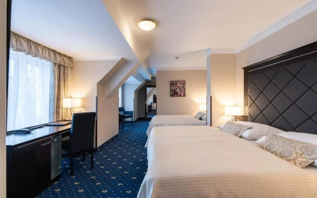 Pytloun Old Armoury Hotel Prague