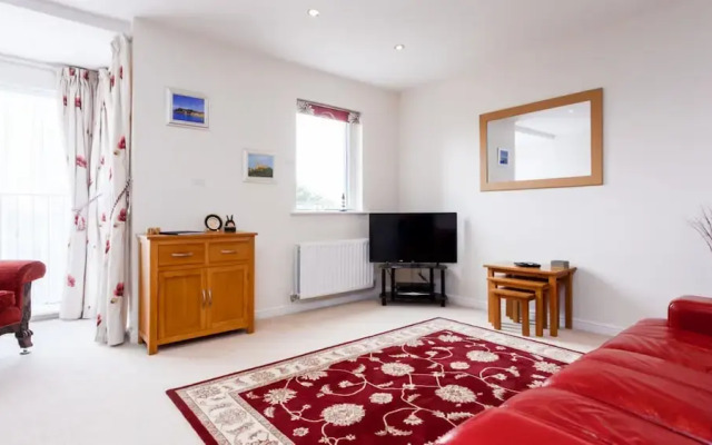 Driftwood in Poole With 3 Bedrooms and 3 Bathrooms